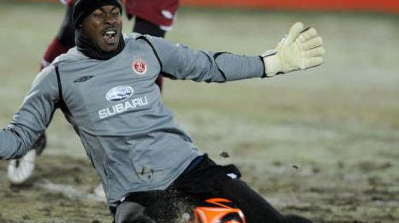 "Hapoel Tel Aviv" vārtsargs Vinsents Enjeama
Foto: AFP/Scanpix