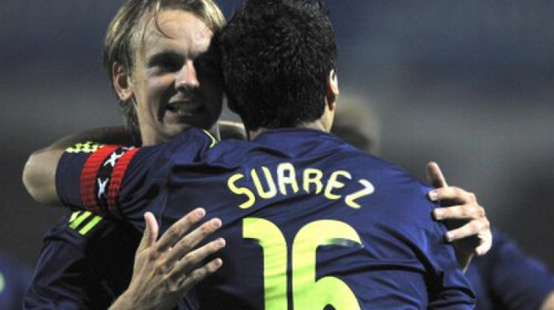 "Ajax" spēlētāji atzīmē vārtu guvumu
Foto: AP/Scanpix