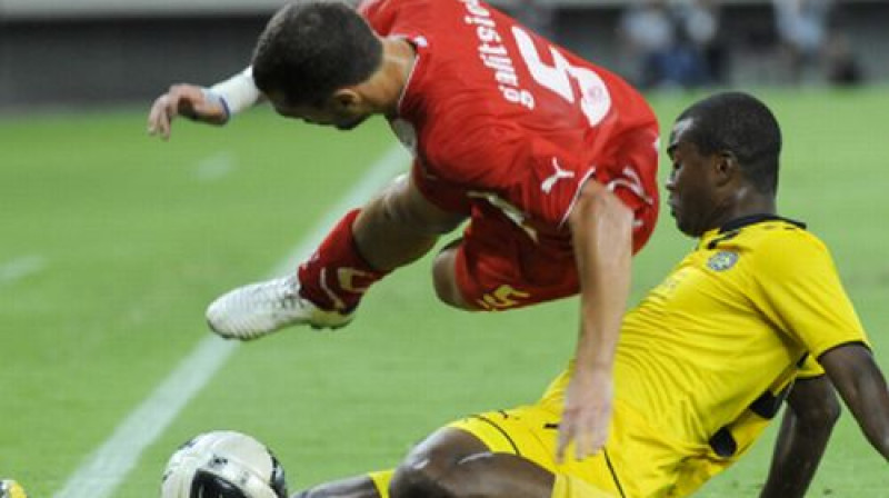 Epizode no spēles starp "Olympiakos" un "Maccabi"
Foto: AP/Scanpix