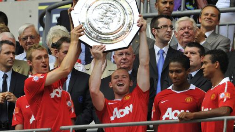 "Manchester United" futbolisti ar "Community Shield" trofeju
Foto: AP/Scanpix