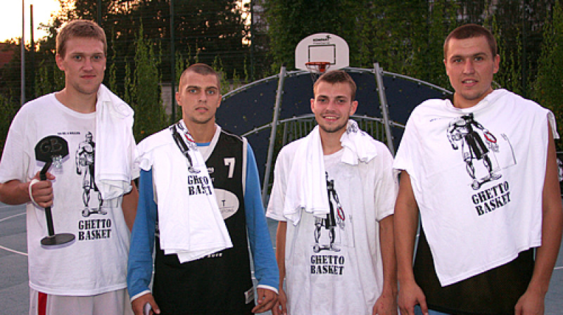 "Tonuss" - Andris Justovičs, Ģirts Strikauskis, Artūrs Kramiņš, Edgars Krūmiņš
Foto: Renārs Buivids
