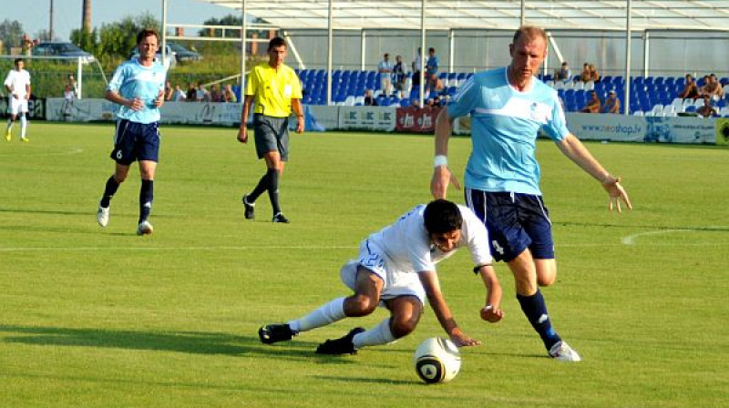 Igors Stepanovs tikko nogāzis Mamuku Gongadzi
Foto: Laimonis Saulītis, Sportacentrs.com
