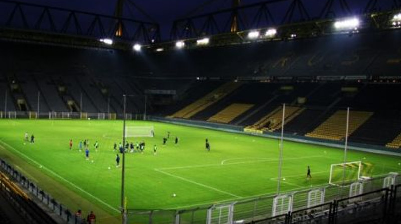 "Karabakh" treniņš milzīgajā "Signal Iduna Park"
Foto: www.azerisport.com