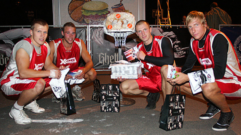 "Ghetto Basket" čempions - "X-Power Brazzers"
Foto: Renārs Buivids