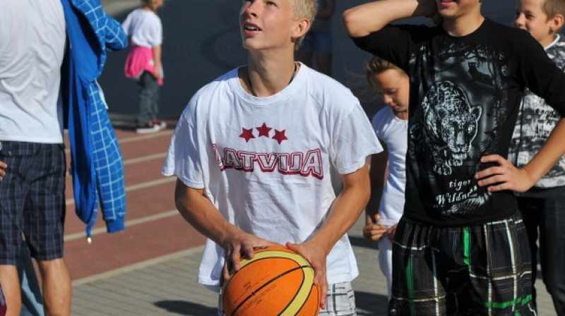 Kristaps Lazda, sacensību uzvarētājs