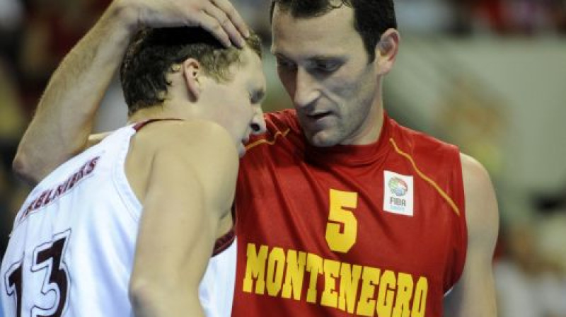 Debitante Melnkalne tēvišķi mierina pieredzējušo Latviju - te nu bija pirmais un piektais grozs...
Foto: Romāns Kokšarovs, Sporta Avīze/f64