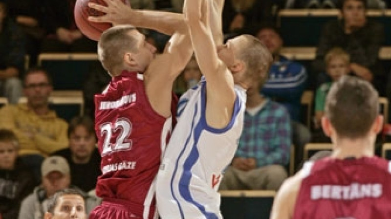 Edgars Jeromanovs (ar bumbu)
Foto: basket.fi