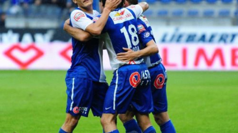 ''Genk'' spēlētāji līksmo (pa kreisi čempionāta rezultatīvākais spēlētājs Jelle Vosens)
Foto: krcgenk.be