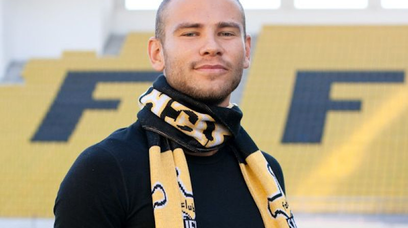 Edgars Gauračs vismaz uz vienu vakaru kļuvis par Tiraspoles publikas mīluli
Foto: www.fc-sheriff.com
