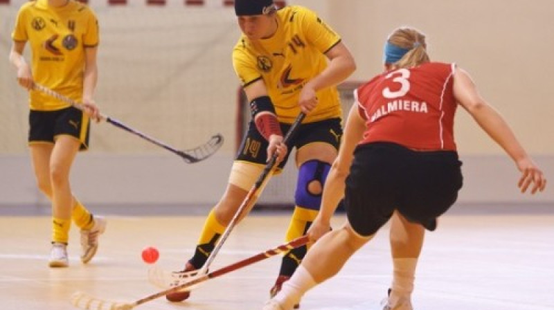 Liene Adamane šovakar guva trīs vārtus.

Foto: floorball.lv