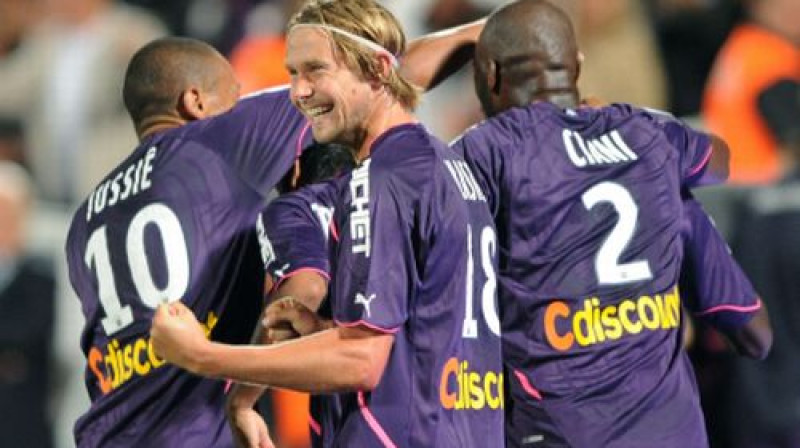 "Bordeaux" spēlētāji atzīmē vārtu guvumu
Foto: AFP/Scanpix