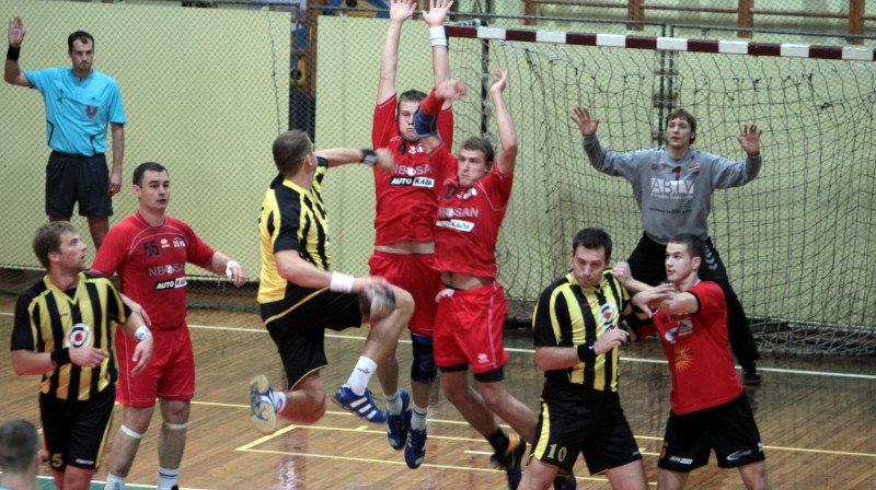 Ogrēnieši uzbrūk "LSPA" sargātajiem vārtiem
Foto: Sandra Škutāne