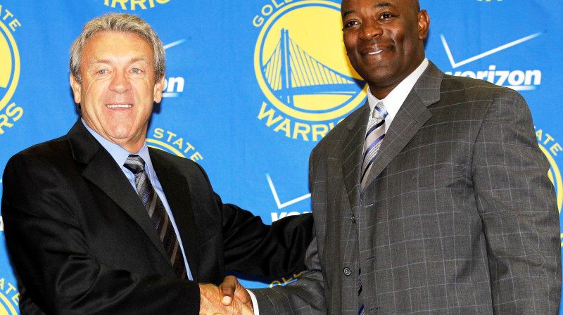 "Warriors" ģenerālmenedžeris Lerijs Railijs un galvenais treneris Kīts Smārts
Foto: AP/Scanpix.