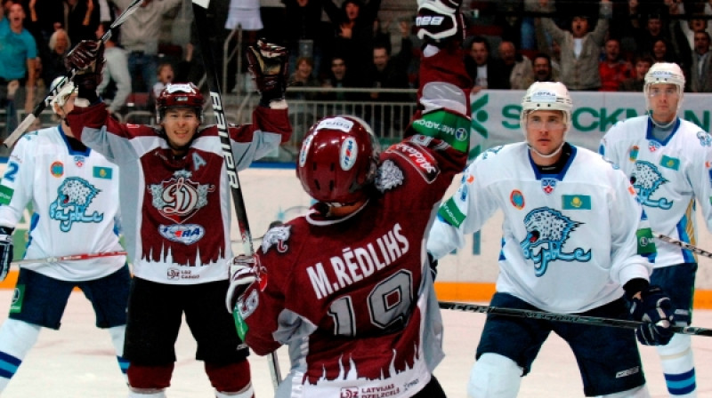 Miķeļa noturēšana ir neiespējama misija. Bet - varianti ir vienmēr.

Foto: Romāns Kokšarovs, Sporta Avīze, f64