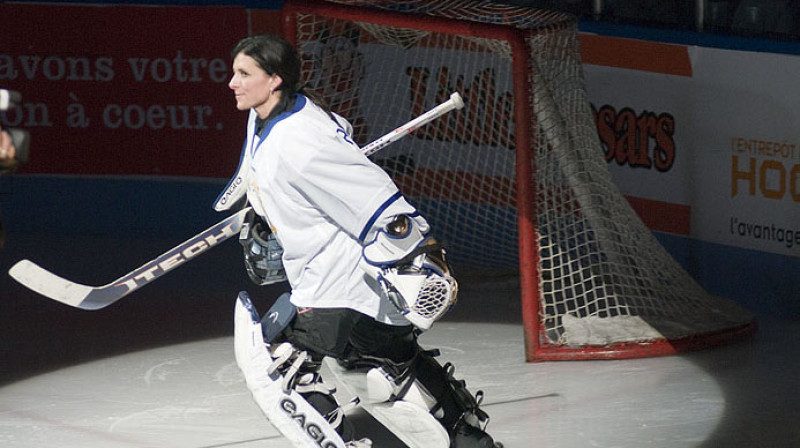 Manona Rioma joprojām ir vienīgā sieviete,kura spēlējusi NHL klubā
FOTO: "wordpress.com"