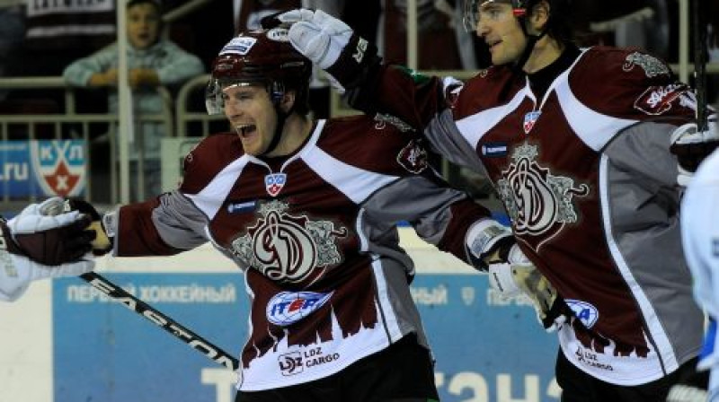 Laurim Dārziņam vārti, Brokam Troteram - divi
Foto: Romāns Kokšarovs, Sporta Avīze, f64