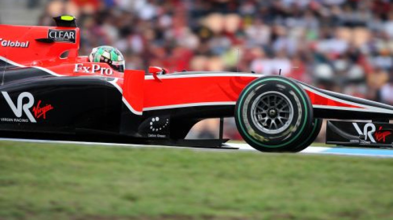 Šobrīd formulu pārsvarā klāj "Virgin Racing" logotipi
Foto: AFP/Scanpix