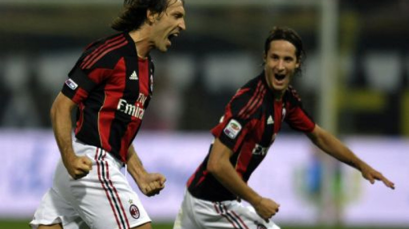 Andrea Pirlo (pa kreisi) emocijas pēc vārtu guvuma
Foto: AP/Scanpix