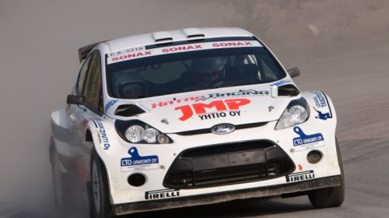 Ots Tanaks Somijas čempionāta posmā ar ''Ford Fiesta S2000'' automašīnu
Foto: ewrc.cz