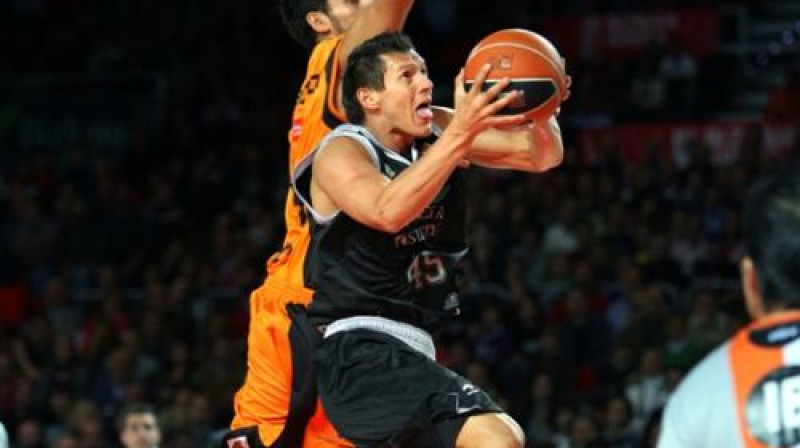 Tur kaut kam ir jābūt, pārliecināts Blūms...
Foto: bilbaobasket.biz