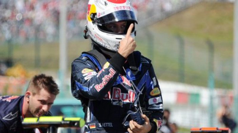 Kvalifikācijas uzvarētājs Sebastjans Fetels ("Red Bull")
Foto: AFP/Scanpix