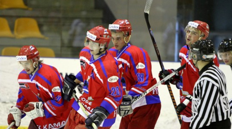 ''Ogres'' hokejisti.
Foto:Ritvars Raits, Sportacentrs.com