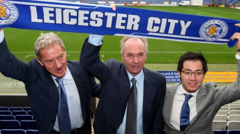 ''Leicester City'' priekšsēdētājs Milans Mandaričs, Svens Jorans Eriksons un kluba īpašnieks Aijavats Raksriaksorns
Foto: AP/Scanpix