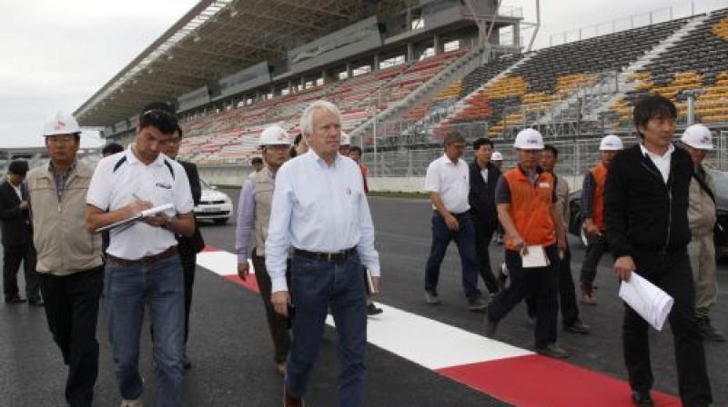 FIA pārstāvji apskata Korejas trasi
Foto: AFP/Scanpix