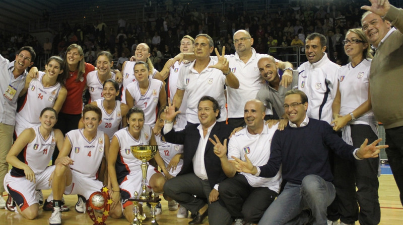 Taranto basketbolistes otrdien trešo reizi izcīnīja Itālijas Superkausu
Foto: tarantocrasbasket.com