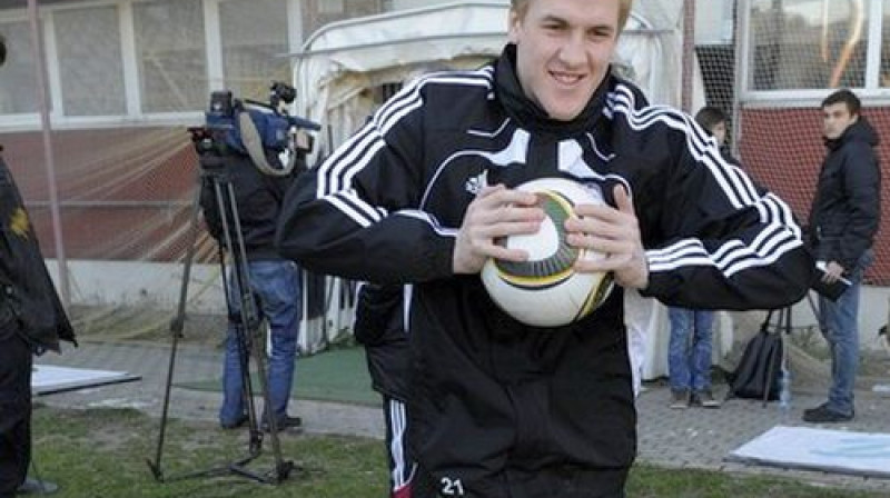 Artis Lazdiņš cer palikt un spēlēt Glivices "Piast" komandā Polijas futbola virslīgā. 
Foto: Romans Kokšarovs, Sporta Avīze, f64