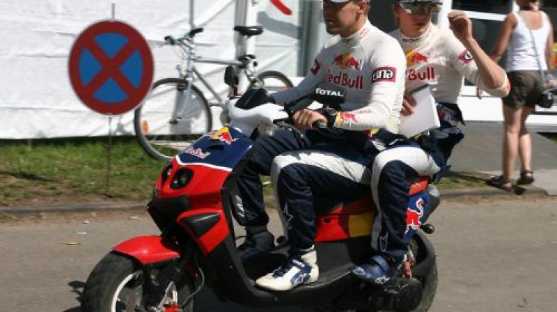 Kimi Raikonenam un viņa stūrmanim Spānijas WRC rallijs ir beidzies pat īsti nesācies...
Foto: ewrc.cz