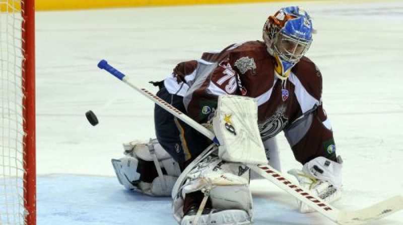 Mikaels Telkvists šodien vārtos ielaida vienu ripu par daudz
Foto: Romāns Kokšarovs, "Sporta Avīze", f64