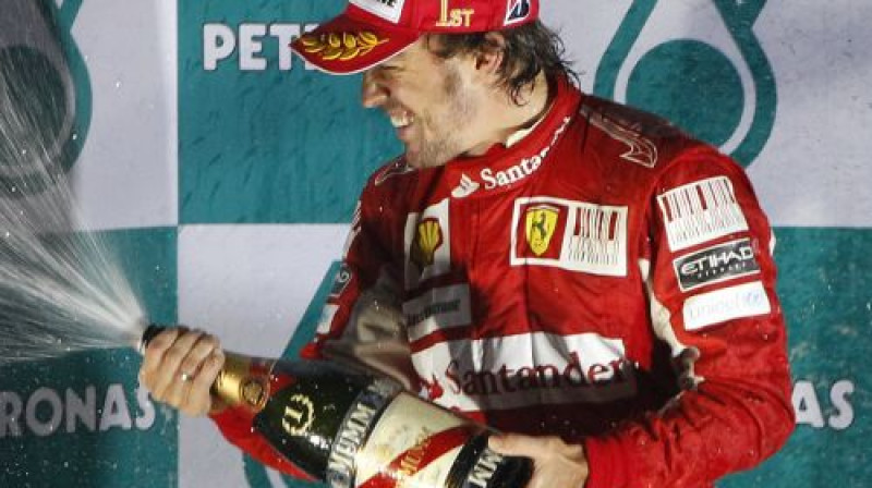 Korejas posma uzvarētājs Fernando Alonso no "Ferrari"
Foto: AFP/Scanpix