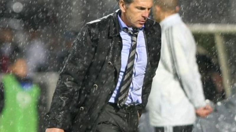 Lionas "Olympique" galvenā trenera Kloda Puela "krēsls" šovakar atkal kļuva nestabils
Foto: AP/Scanpix