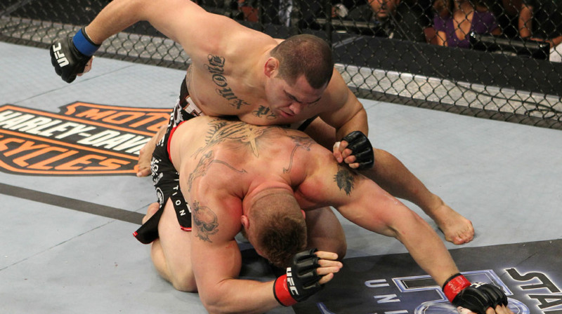 Keins Valeskēzs sit Broku Lesnaru
Foto: ufc.com