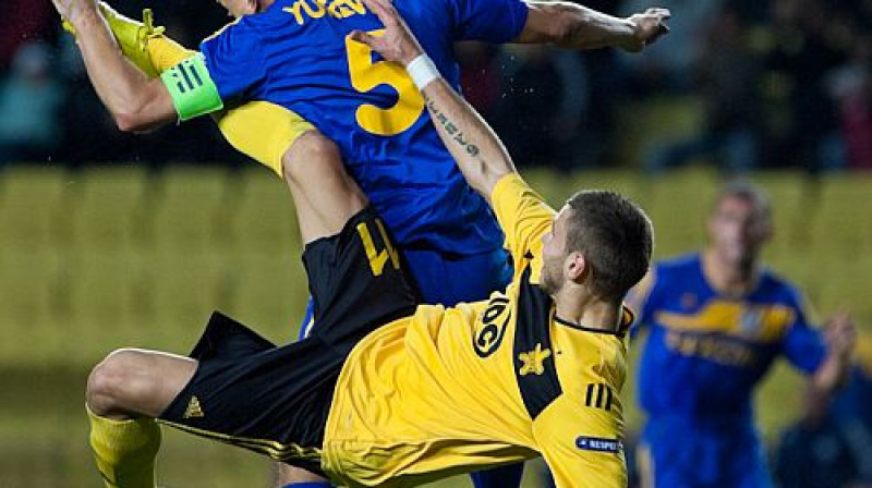 Edgars Gauračs divcīņā
Foto: www.fc-sheriff.com