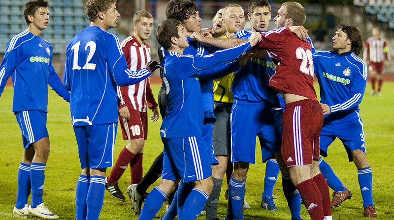 "Metalurga" un "Skonto" spēlē netrūka asumu
Foto: Aigars Prūsis