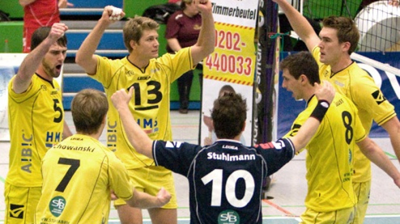 Romāns Saušs (Nr. 8)
www.abctitans.de