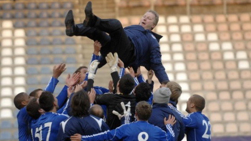 Šāda fotogrāfija izdaiļotu jebkuru aptauju par populārākajiem sporta veidiem Latvijā...
Foto: Romāns Kokšarovs, F64, SA+