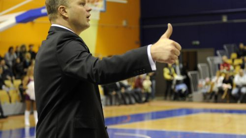 Uvja Helmaņa padotajiem pēdējā ceturtdaļā izdevās salauzt "Turības" pretestību.
Foto: Romāns Kokšarovs, Sporta Avīze