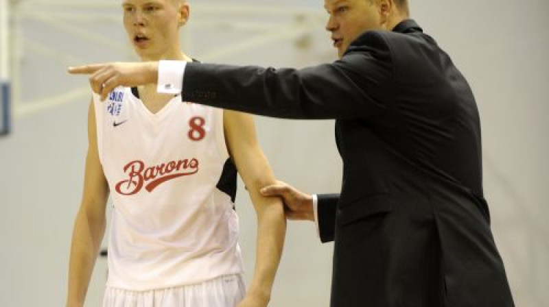 18 gadus vecais Dāvis Bertāns "Baronā" spēlē daudz, bet kas notiek citur?
Foto: Romāns Kokšarovs, Sporta Avīze