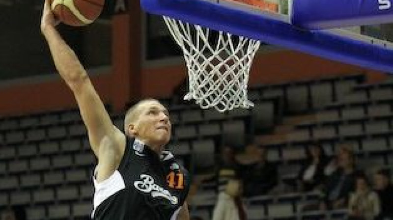 Ar Artjoma Butjankova "double-double" šoreiz nebija gana, lai "BAA Rīga" uzvarētu 
Foto: Mārtiņš Sīlis