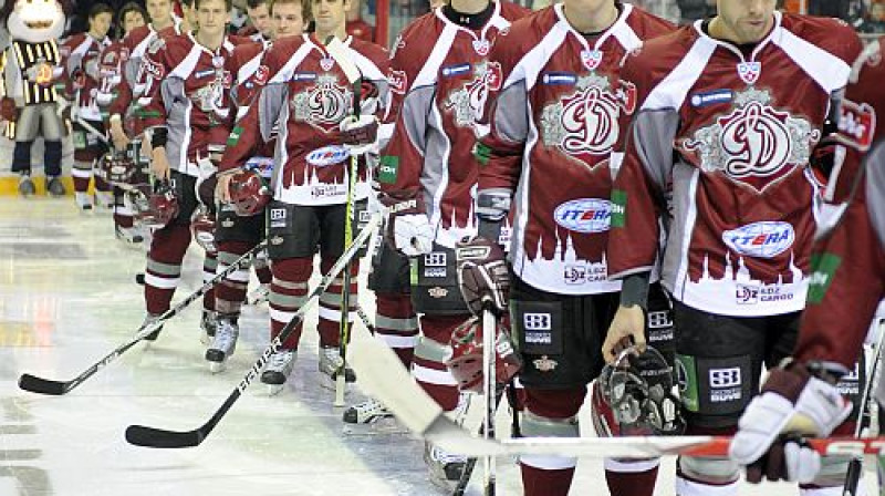 Pēdējais laiks "sakļauties dūrē"
Foto: Romāns Kokšarovs, Sporta Avīze, f64