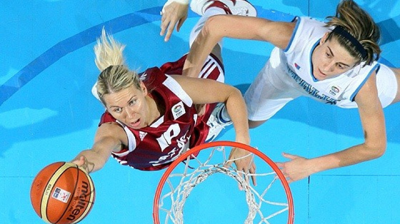 Anete Jēkabsone-Žogota - pārliecinoši starp visu laiku izcilākajām...

Foto: fibaeurope.com
