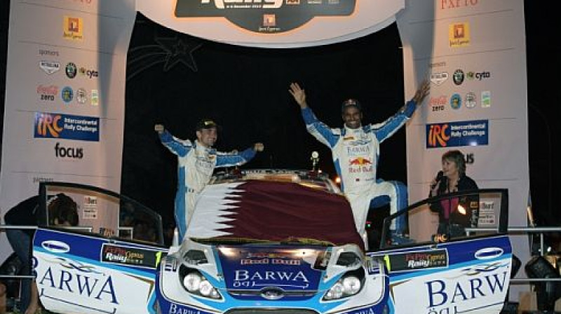 Nasers Al-Atijahs ar stūrmani līksmo
Foto: ircseries.com