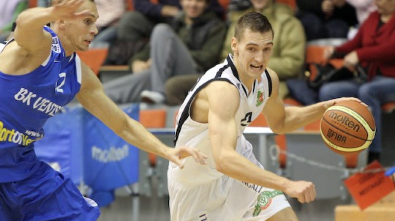 Mareks Jurevičus pret Akseli Vairogu
Foto: Mārtiņš Sīlis