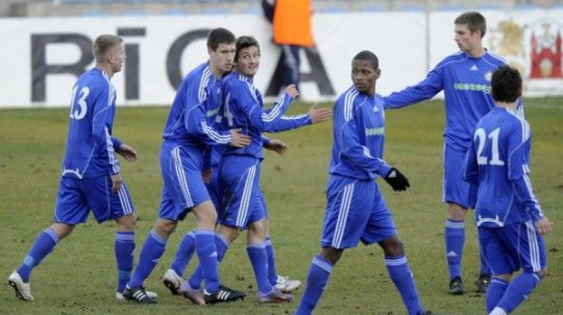 "Skonto" futbolisti
Foto: Romāns Kokšarovs, Sporta Avīze, f64