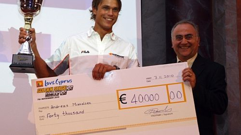 Andreass Mikelsens (pa kreisi)
Foto: ircseries.com