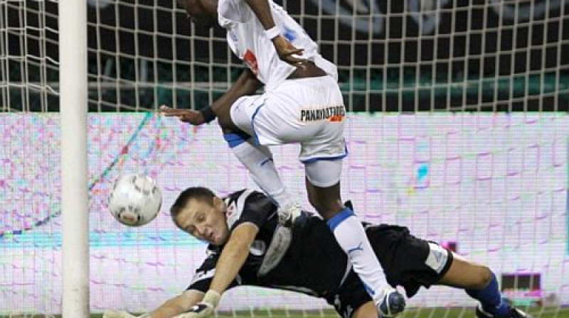 Andrejs Pavlovs glābj komandu
Foto: kerkida.net