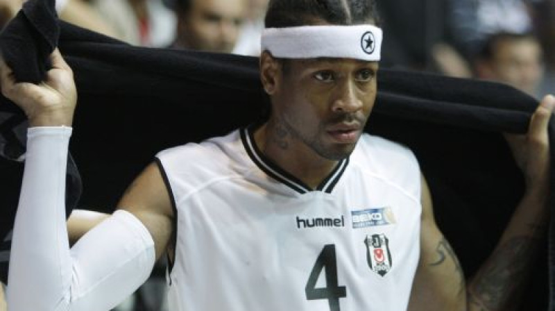 Pagaidām Alens Aiversons nav palīdzējis "Besiktas" tikt pie panākumiem Eiropā.
Foto: AP/Scanpix